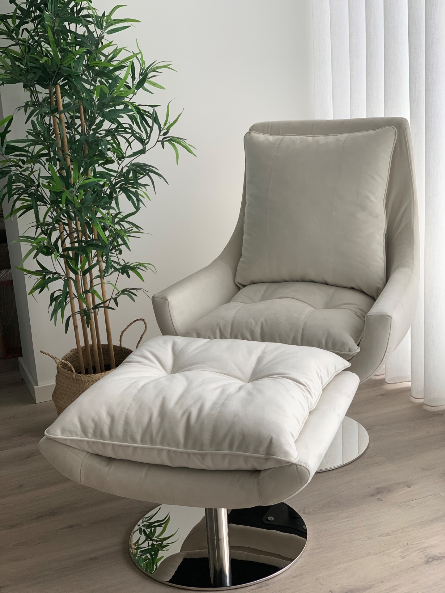 Sofá com conforto e design equilibrado